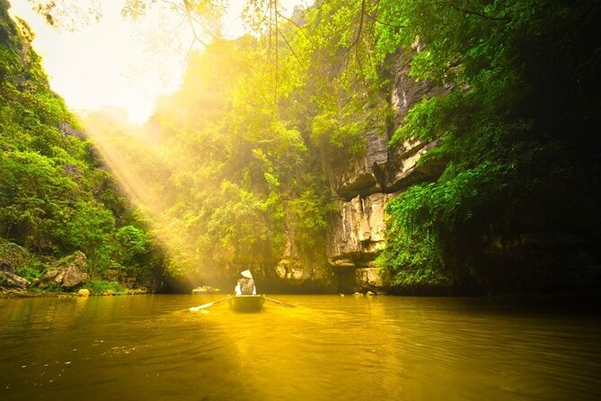 Ninh Binh Private Day Tour: Mua Cave, Tam Coc, Hoa Lu All Include - What the day looks like, step by step (with smart expectations)