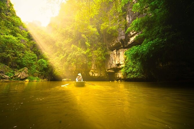 Ninh Binh Tour: Deluxe & Small Group Tam Coc Hoa Lu - Boat, Biking, Buffet Lunch - Hoa Lu temples of the Dinh & Le dynasties (what you’ll actually notice)