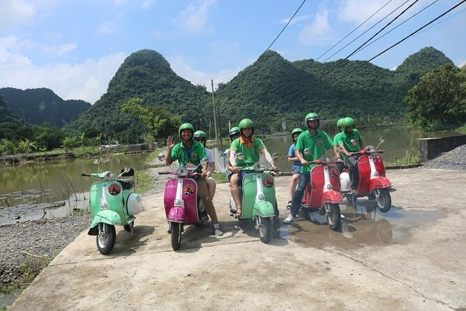 Ninh Binh Vespa Start from Hanoi + Boat + Villages +Rice Paddies - Hanoi to Ninh Binh the smooth way: limousine pickup, quick breaks, then rural roads