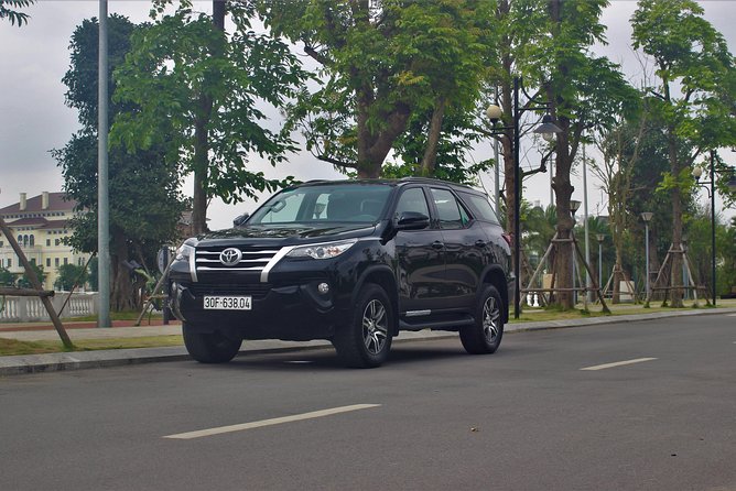 Noi Bai Airport Drop Off - Choosing the right car: sedan comfort vs van space