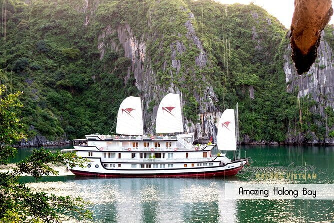Off The Beaten Track to Halong Bay & Lan Ha Bay on 5 Star Cruise - Halong Bay into Lan Ha Bay: the big change in vibe