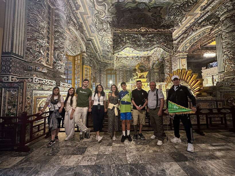 Official Hue: Dragon Boat, Imperial Citadel, & Market tour - Dong Ba Market: Shopping and Photos Without Losing Time