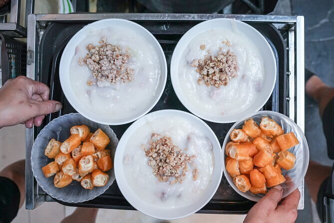 Old Quarter Food Tour in Hanoi - Dinner flow, drinks, and that speakeasy cocktail moment