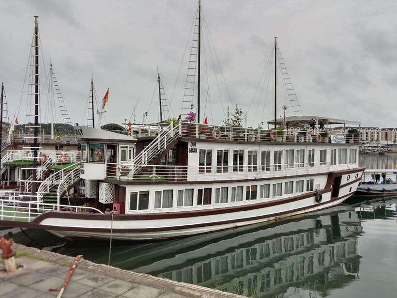 Optional Halong Bay Day Cruise with Caves, Islands & Lunch - Choosing your cruise tier: where timing and comfort really matter