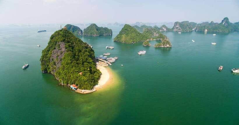 Optional Halong Bay Day Cruise with Caves, Islands & Lunch - Lunch onboard: Vietnamese food with a predictable plan