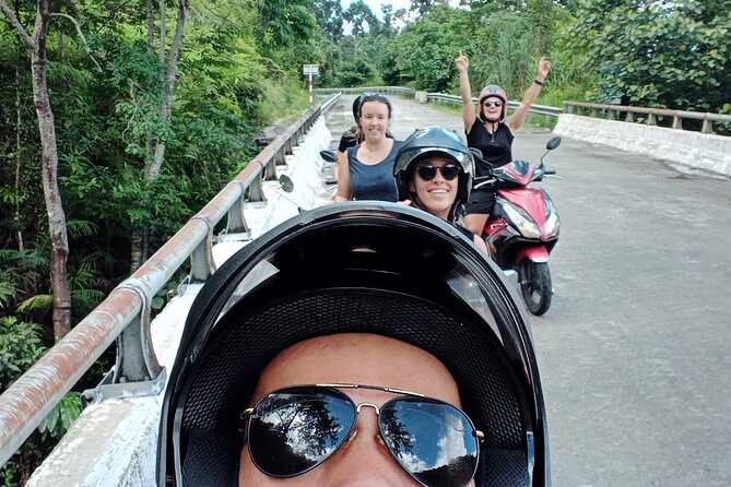 Over Hai Van Pass Loop Tour from Hoi An - Stop 5: My Khe Beach—short, simple, and right on the coast