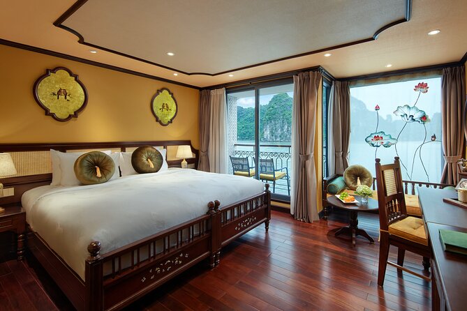 Overnight Indochine Premium Cruising Tour at HaLong (From Halong) - Sung Sot Cave: the big photo stop with real scale