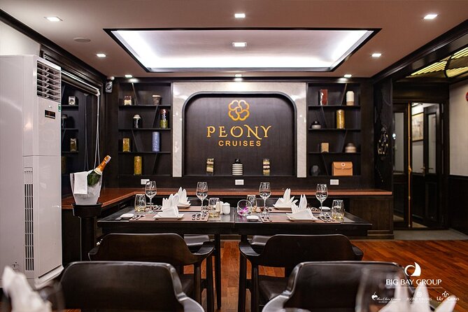 Peony Cruise Luxury Cruise in Halong Bay & Lan Ha Bay (2D1N) - Getting off the ship: check-out and what to expect at lunchtime
