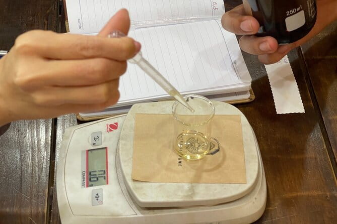Perfume Workshop in Hanoi - Crafting Your Perfect Scent - Your takeaway bottle: 10ml or 30ml, and how to use it later