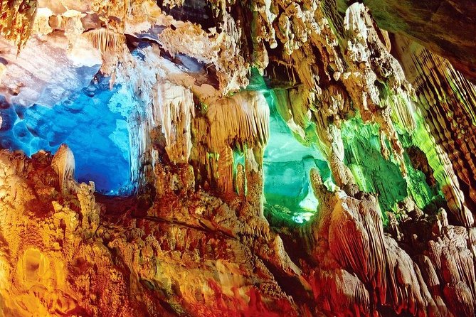 PHONG NHA CAVE- PARADISE CAVE FULL DAY FROM DONG HOI or PHONG NHA - Inside Paradise Cave: scale you can feel