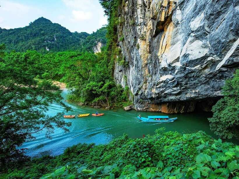 Phong Nha/Dong Hoi: Phong Nha Cave and Paradise Cave Tour - Son River dragon boat: the part that changes the pace