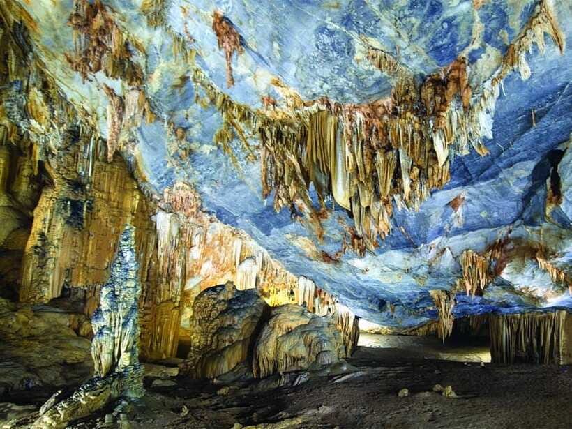 Phong Nha/Dong Hoi: Phong Nha Cave and Paradise Cave Tour - Vietnam War context at Ho Chi Minh Trail sites near Phong Nha