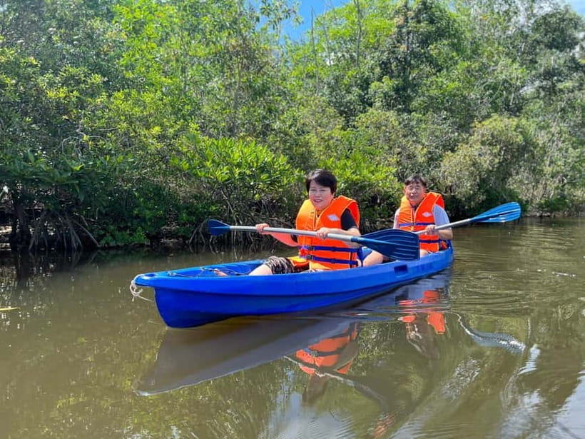 Phu Quoc: Kayaking with Starfish Beach and Bee Farm Tour - Lunch and timing: what happens around the middle of the day