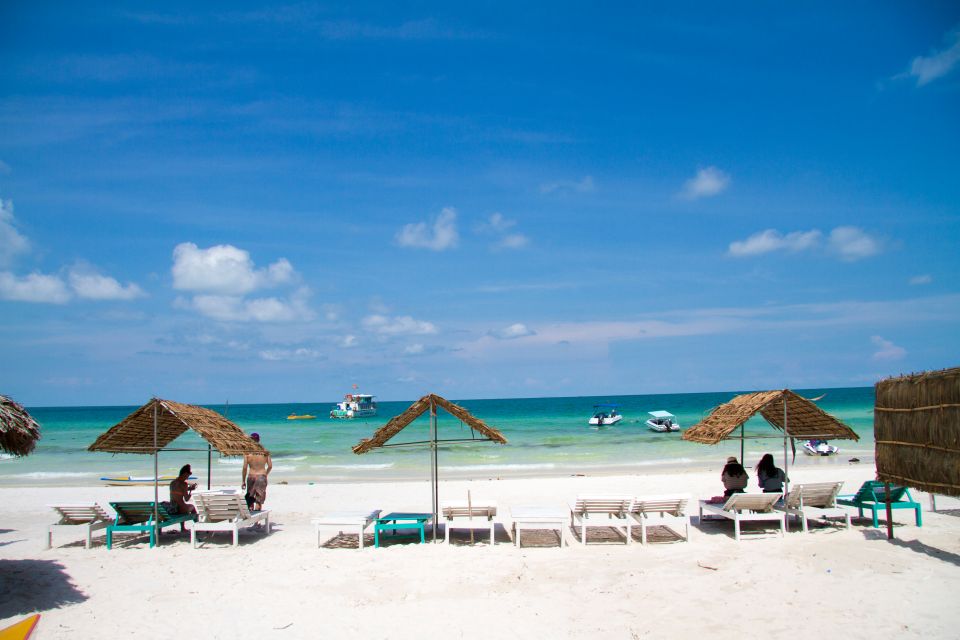 Phu Quoc Land 1: Southern Tour & Sao Beach - Ho Quoc Pagoda: a calmer break between production stops