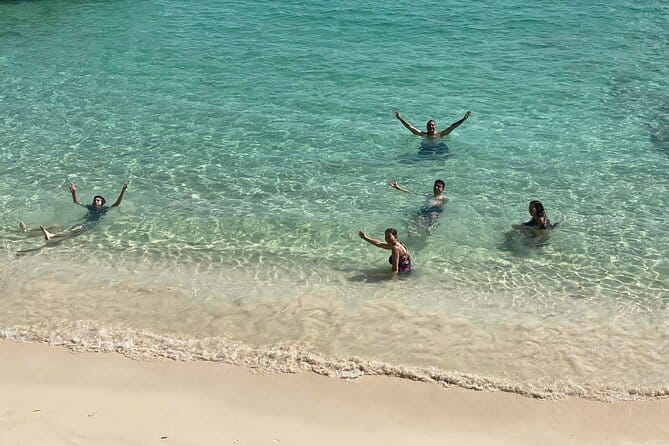 Phu Quoc: Snorkeling and Island Hopping By Speedboat with Lunch - Morning setup: meeting at Ngoc Hien Pearl Farm and boarding fast