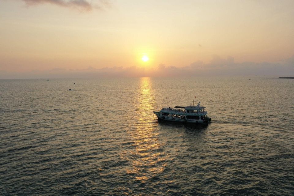 Phu Quoc: Squid Fishing Tour with sunset views & dinner - Evening Squid Fishing in Phu Quoc: What This Trip Really Gives You