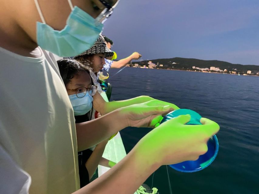 Phu Quoc: Squid Fishing Tour with sunset views & dinner - Dinner Onboard: Portion Expectations and Food-Style Reality