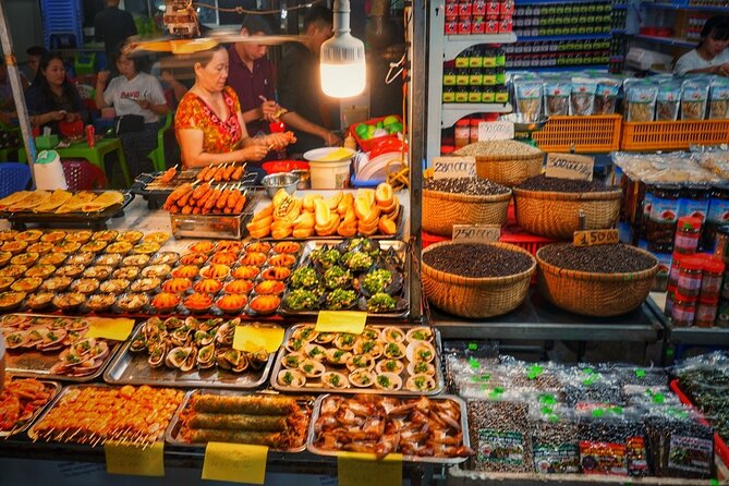 Phu Quoc Street Food Tour - Eat with Locals, Drink with Locals - Stop Three: Seafood Hot Pot or Seafood Noodles, Local Style