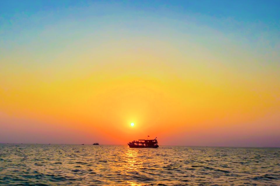 Phu Quoc Sunset and Night Squid Fishing with Dinner - Late-afternoon departure: where the fun starts