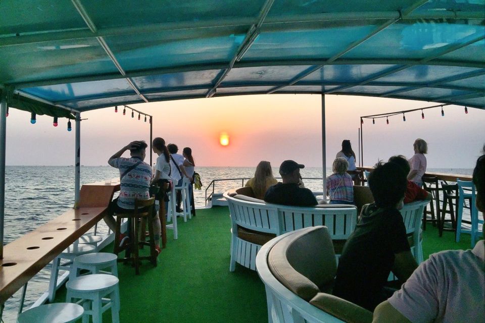 Phu Quoc Sunset and Night Squid Fishing with Dinner - Sunset cruise over the Gulf of Thailand: the main show