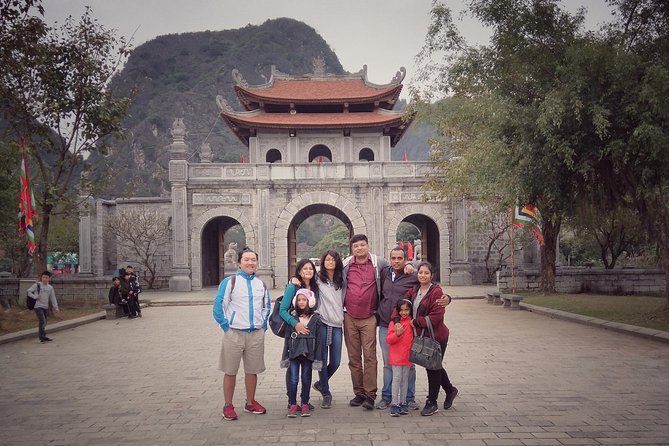 Premium Hoa lu - Trang An - Mua Cave with Buffet Lunch from Hanoi - A $60 Ninh Binh day trip that actually includes the money matters