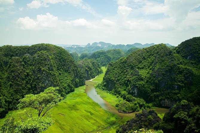 Premium Hoa lu - Trang An - Mua Cave with Buffet Lunch from Hanoi - The guide makes the difference: English support you can actually use