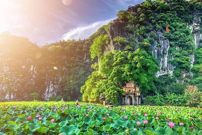 Premium Hoa lu - Trang An - Mua Cave with Buffet Lunch from Hanoi - Group size and pacing: why max 25 people helps