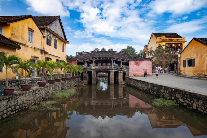 Private Car from Hue to Hoi An With An English Speaking Driver - Why private Hue to Hoi An car service makes sense