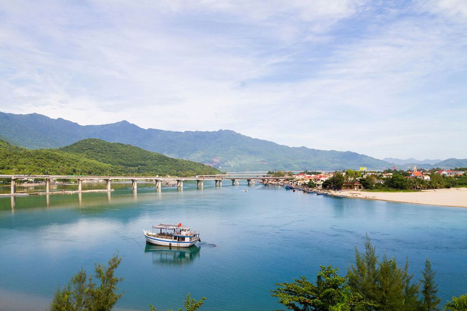 Private Car Hoi An to Hue Via Hai Van Pass, Lagoon & More - Lang Co Bay: Beach Time Without the Hustle