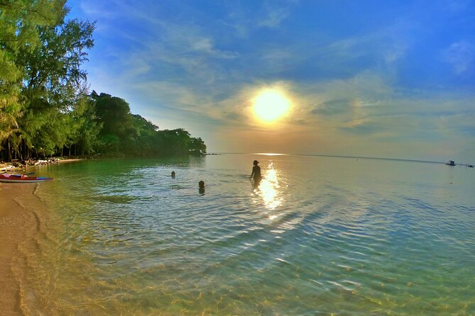 [PRIVATE CHARTER] SEA-KAYAKING along HALF-MOON BAY & SUNSET DRIFTING & DINNER - Dinner on the Sand at Half-Moon Beach: Rustic Seafood, Candlelit Mood
