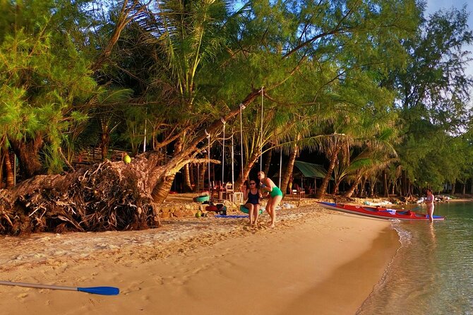 [PRIVATE CHARTER] SEA-KAYAKING along HALF-MOON BAY & SUNSET DRIFTING & DINNER - Who Should Book This Kayaking + Dinner Tour (and Who Should Skip)