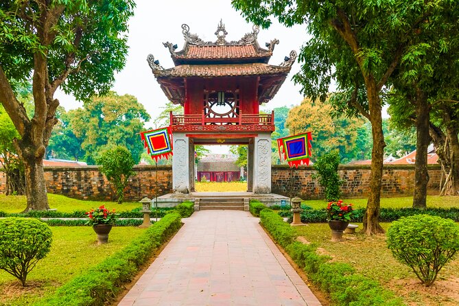 Private Experience Hanoi City, Food Street, Bat Trang Ceramic - Old Quarter street food: the smartest way to understand Hanoi