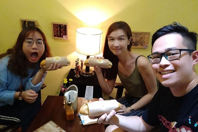 Private food tour with Real Foodie - Train Street (Duờng Tau): what makes this narrow road special