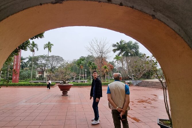 Private Full-day Hanoi City Tour With Local Experts - Lunch in Hanoi: Eating Like a Local Without Guessing