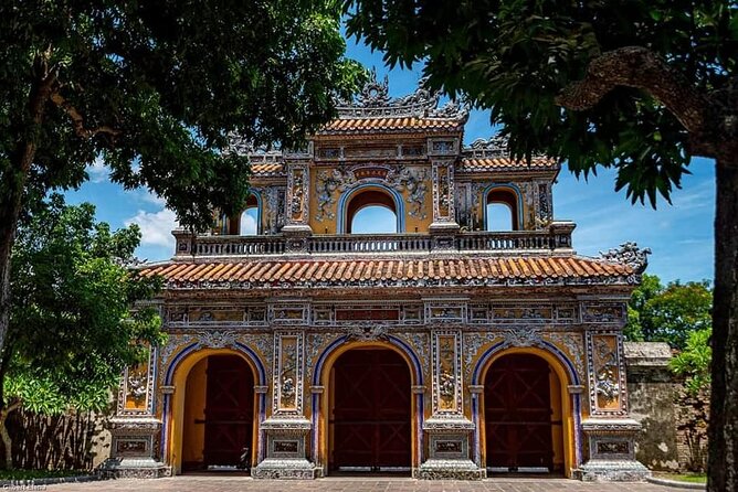 Private Full-Day Tour of Hue from Da Nang or Hoi An City - Stop 2: Tomb of Tu Duc—when the monument explains the ruler
