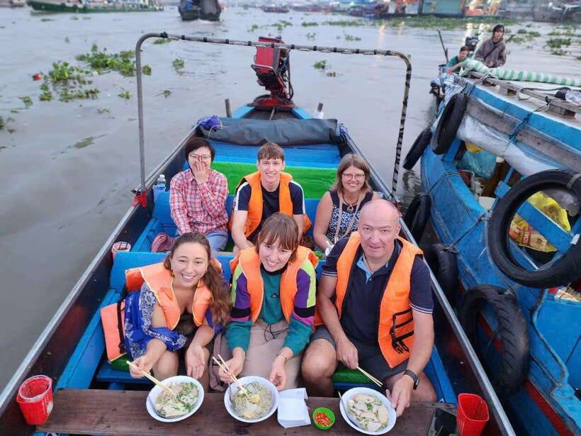 Private Half Day Tour - Cái Răng Floating Market - Comfort tips: what to bring for a boat morning
