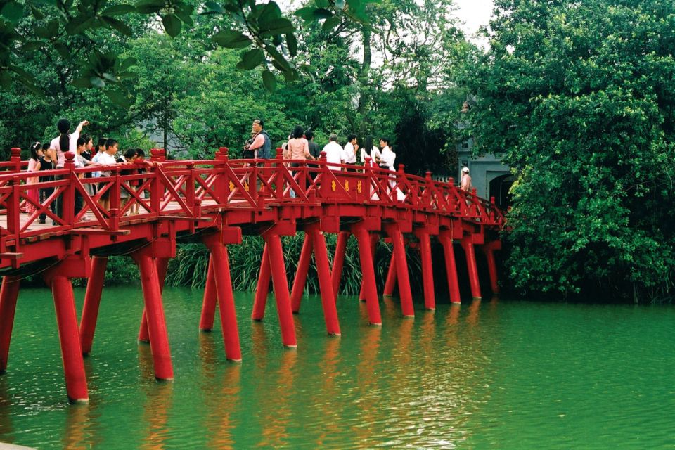 Private Hanoi City Tour: HoChiMinh Mausoleum & Water Puppet - One-Pillar Pagoda in Wooden Detail (and Why It Matters)