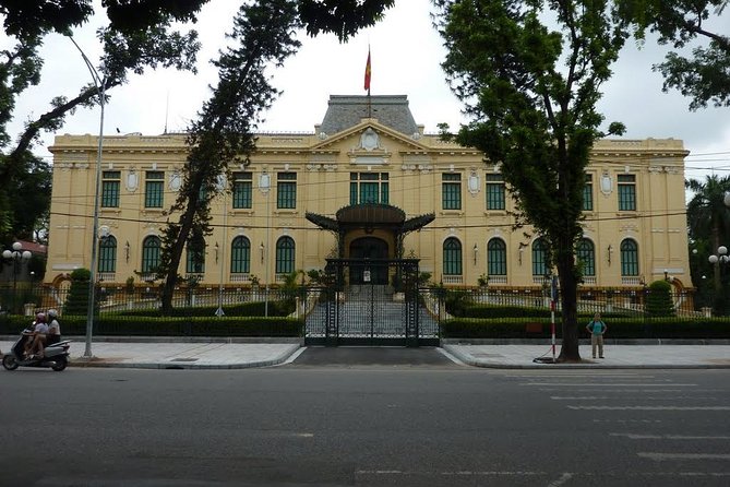 Private Hanoi Food Walking Tour of the French Quarter - Hanoi Opera House: French Architecture With Real Street Energy