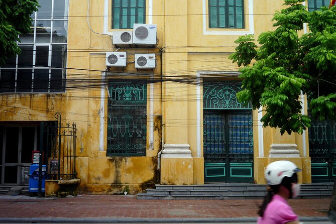 Private Hanoi Half-Day Tour: Train Street and Must Visit Places - Hanoi Opera House Facade: Paris-Style Details in the City Center