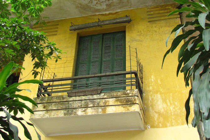 Private Hanoi Half-Day Tour: Train Street and Must Visit Places - Dong Xuan Market: Indoor Old Quarter Energy