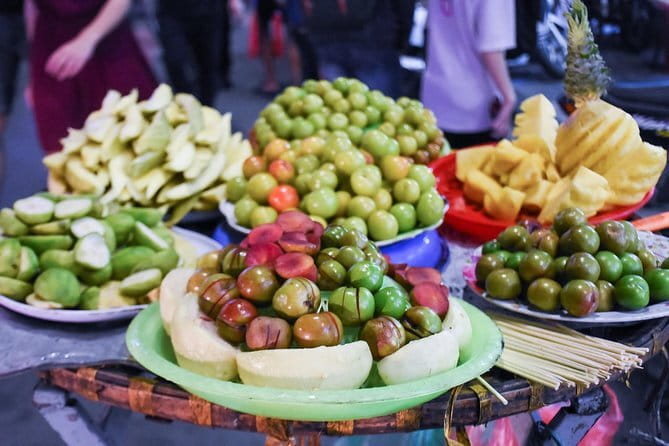 Private Hanoi Old Quarter Food Tour with 8+ Authentic Tastings - Where the tour starts: Bách Việt square and an easy warm-up