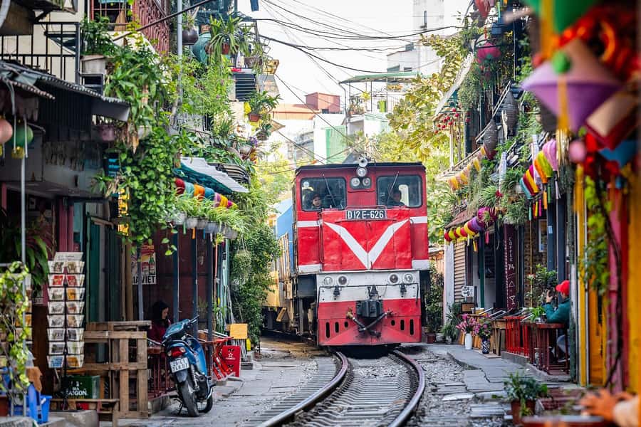Private: Hanoi Street Food Exploration and Train Street Trip - Where the Tour Starts: Old Quarter Feet-First, Not Bus-Waiting