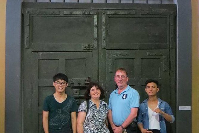 (Private) Hanoi War Sites Tour - Optional stop: tire sandals at Vua Dép Lốp Phạm Quang Xuân