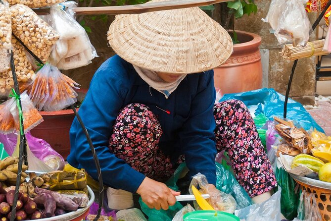PRIVATE Hoi An Ancient Town - Night Market Street Food By Night - Hoi An After Dark: Why Ancient Town and the Night Market Pair Well