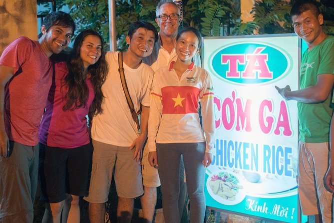 Private Hoi An Evening Food Tastings Tour by Bike - Tra Que Vegetable Village: farm life plus a signature noodle taste