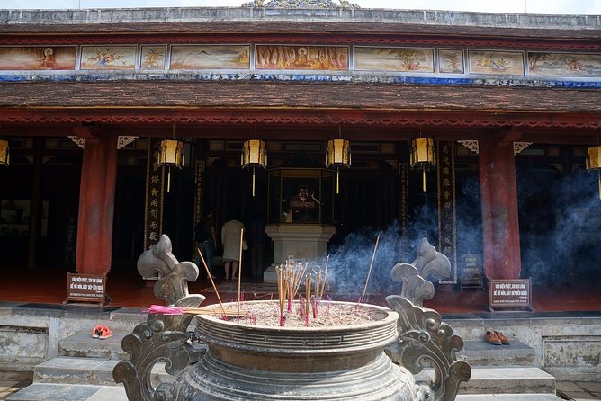 Private Hue Tombs & Pagoda Tour with Local Guide - Stop 2: Tu Duc Tomb’s gardens, lotus ponds, and reflective mood
