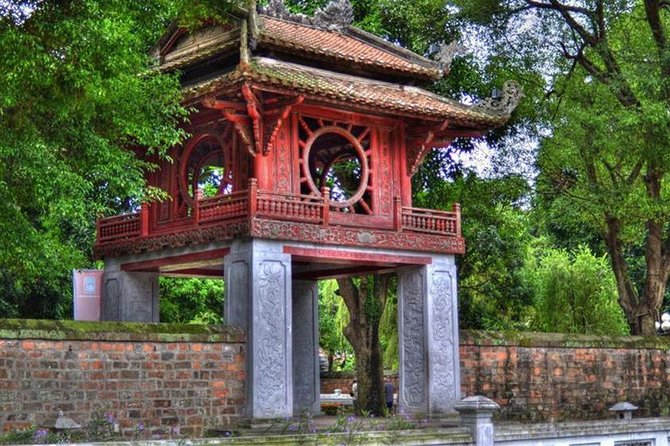 Private LUXURY Hanoi City Full day guided tour - West Lake and Tran Quoc Pagoda: a quieter reset