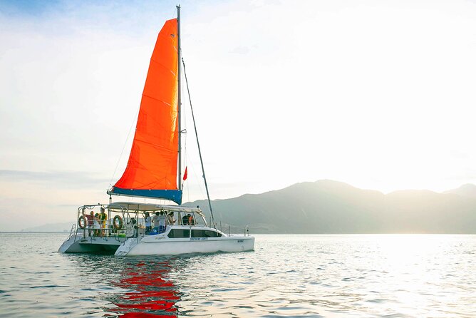 Private Luxury Sunset Cruise on Yacht in Nha Trang - Price and value: what $160 buys when drinks, food, and gear are included