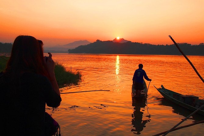 PRIVATE Luxury Sunset Mekong Afternoon trip from HCM city - Sunset in the rice fields: the big moment you came for