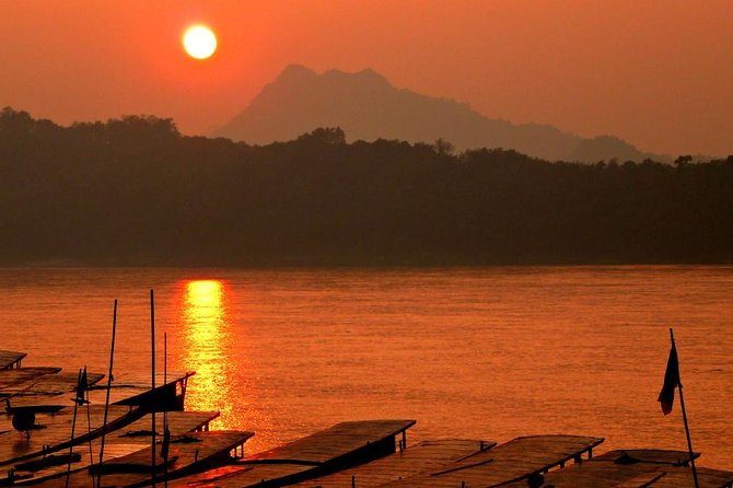 PRIVATE Luxury Sunset Mekong Afternoon trip from HCM city - Bee farm and honey tea: a small stop with big payoff